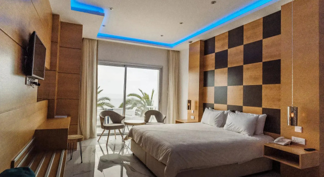 Junior suite Vrachia Beach Resort