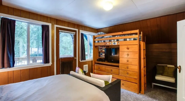 49SL - Hot Tub - WiFi - Fireplace - Sleeps 10, Prenota Casa vacanze Hotel a Glacier con piscina, Piscina
