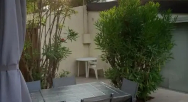 Maison ronde atypique et unique, Забронировать Отель Торрей Pyrénées-Orientales, рядом с Plage Torreilles