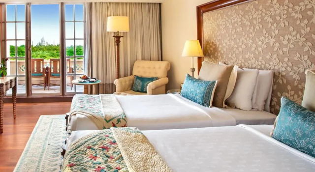 Двухместный номер Premier с балконом The Oberoi Amarvilas Agra