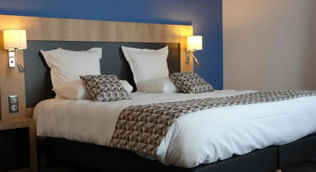Полулюкс Brit Hotel Confort Loches