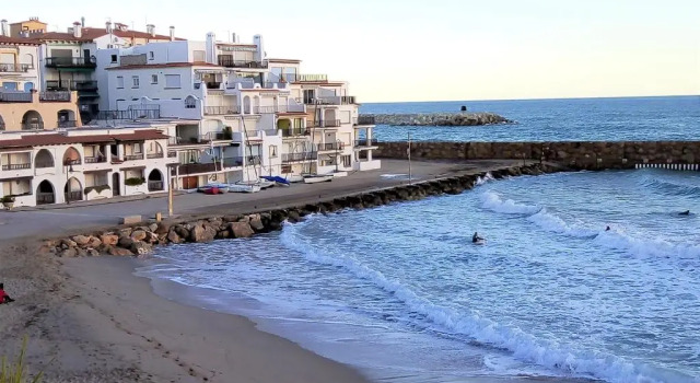 Апартаменты NEW APARTMENT WITH BIG TERRACE 9 Min WALK TO BEACH 6 MIN SUPERMARKET