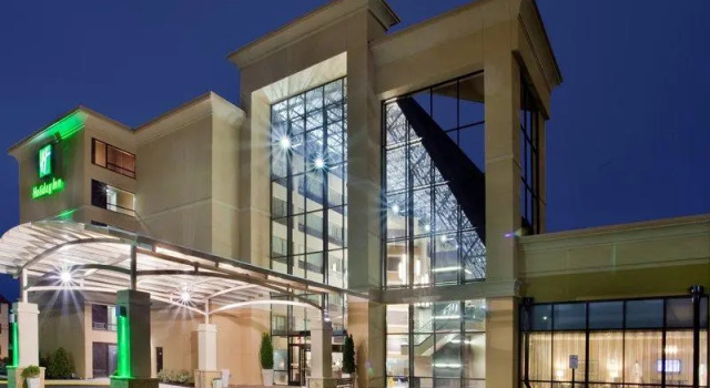 Кровать в общем номере Holiday Inn Virginia Beach - Norfolk by IHG