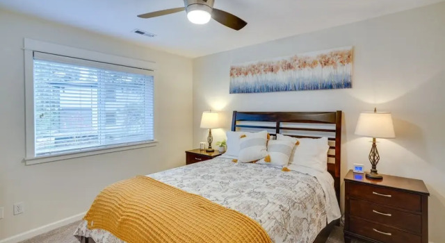 Cozy Bend Home - Walk to Old Mill District!, Rezerwuj Hotel Bend Bachelor