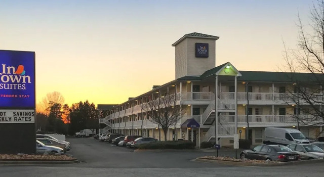 Sun Suites of Smyrna, Boek Mini-hotel Hotels in Georgia met parkeren, Parkeren