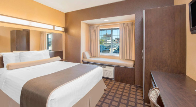 Двухместный номер Standard Microtel Inn & Suites by Wyndham Quincy Downtown - River Area