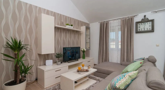 Villa Koludrovac, Rezerwuj Willa Hotele w Kaštela z basenem, Basen
