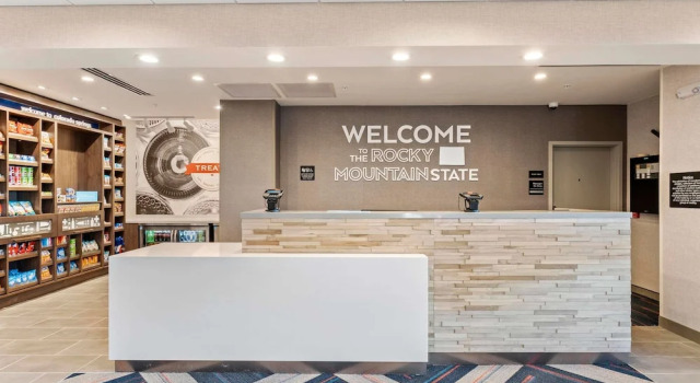 Hampton Inn Colorado Springs Northeast, Забронировать Отель Колорадо-Спрингс Колорадо