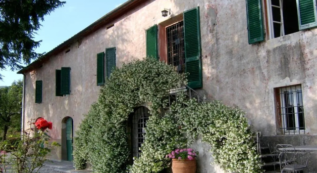 Вилла Tuscan villa with views and pool. Hosts up to 15