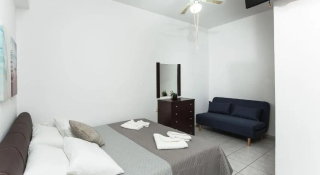 En Plo Beachfront Rooms, Забронировать Гостевой дом Фаласарна Западный Крит, рядом с Детский Пляж Фалассарна