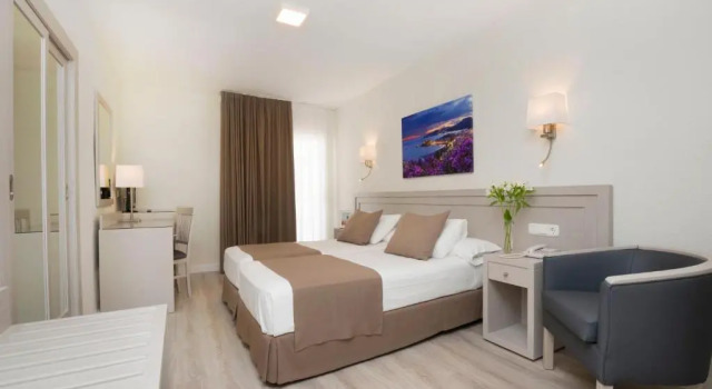 Двухместный номер Classic Hotel Helios Costa Tropical