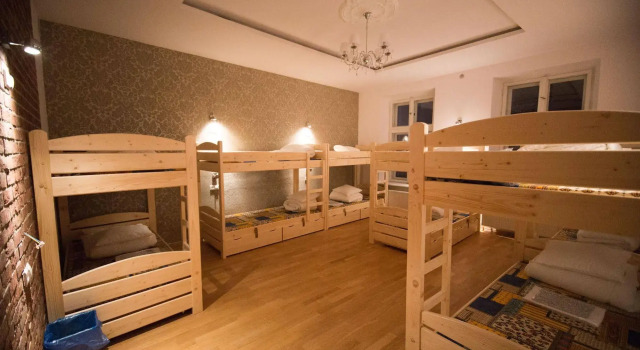 Greg&Tom Beer House Hostel, Забронировать Хостел Недорогие отели Кракова, рядом с Церковь Святого Франциска Ассизи, недорого