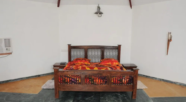 Коттедж Deluxe Deshawar Resort	