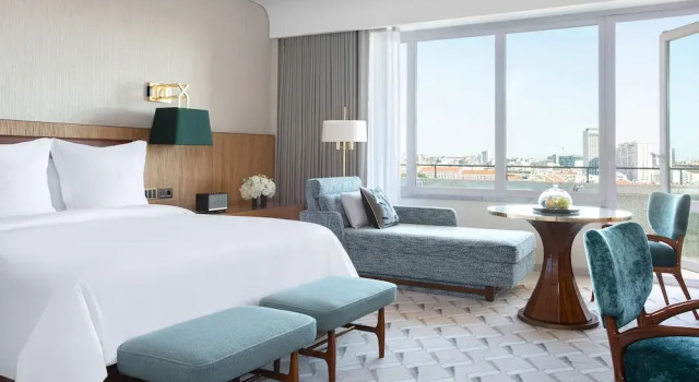 Двухместный номер Premier с видом на парк Four Seasons Hotel Ritz Lisbon