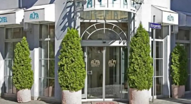 Alfa Hotel, Забронировать Отель Отели Карлсруэ с парковкой, рядом с Верховный суд, Парковка