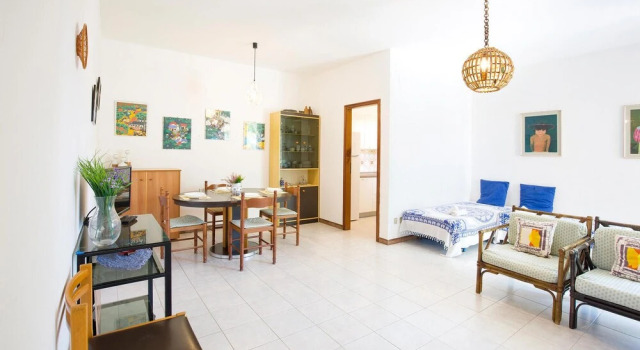 Nice Apartment in Cetraro With 1 Bedrooms, Varaa Huoneisto Cetraro Calabria