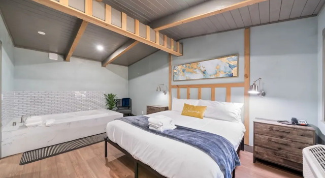 Люкс Deluxe Blue Jay Lodge