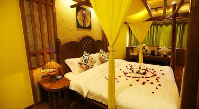 Lijiang Nagelan Inn, Забронировать Отель Отели Лицзян с парковкой, рядом с Zhongyi Market, Парковка