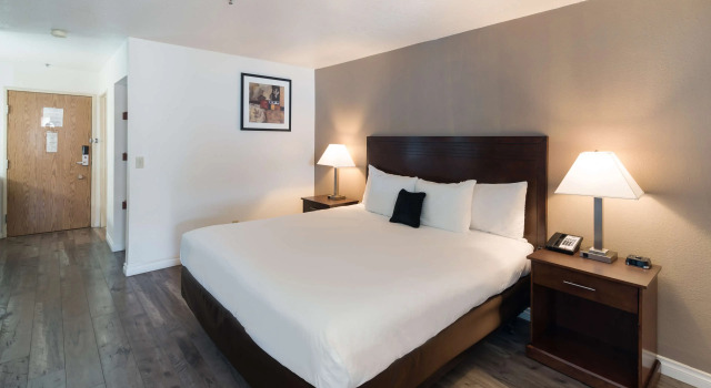 GuestHouse International Suites Kennewick, Book Hotel Kennewick Tri-Cities