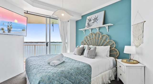 Апартаменты Bright 2 Bed Apartment With Ocean Views