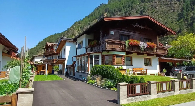 Апартаменты с балконом Apartment in Ski Paradise near Trails