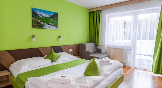 Четырёхместный номер Standard Hotel Sonnhof Rauris