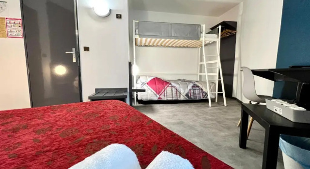 Четырёхместный номер Standard Hôtel La Nonette ASTERIX, CDG AIRPORT & PARIS CENTRE