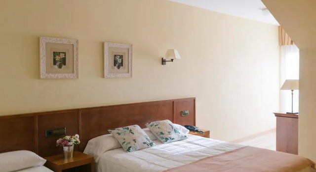 Трёхместный номер Standard с видом на море Hotel O Castro