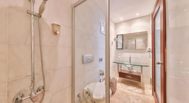 Четырёхместный номер Standard с балконом Gardenia Hotel