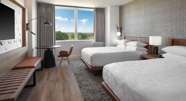 Четырёхместный номер Standard с видом на поле для гольфа Sheraton Flowood The Refuge Hotel & Conference Center