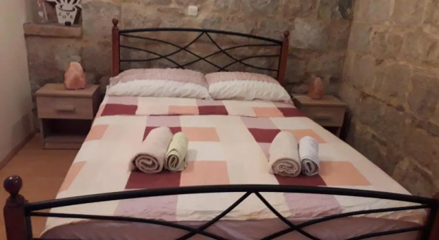 Eldi Apartments