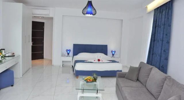 Полулюкс Zorbas Beach Hotel
