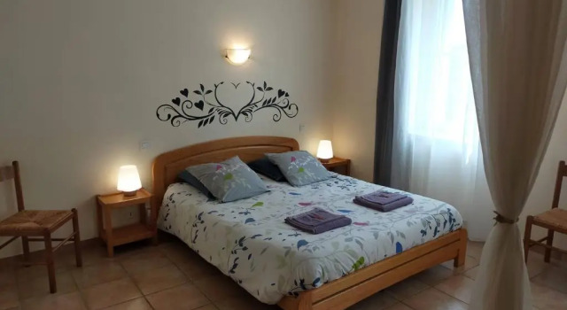 Семейный номер Standard Chambres dhôtes de lAuberge LAstrassadou