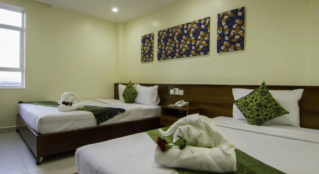 Трёхместный номер Standard Rose Emerald Hotel