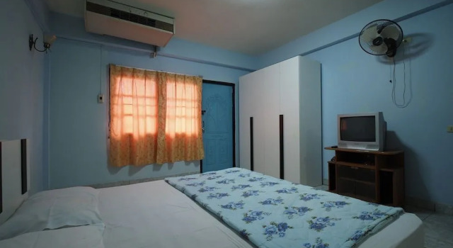 OYO 1004 Naklua Mansion