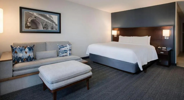 Двухместный номер Standard с балконом Courtyard Worcester
