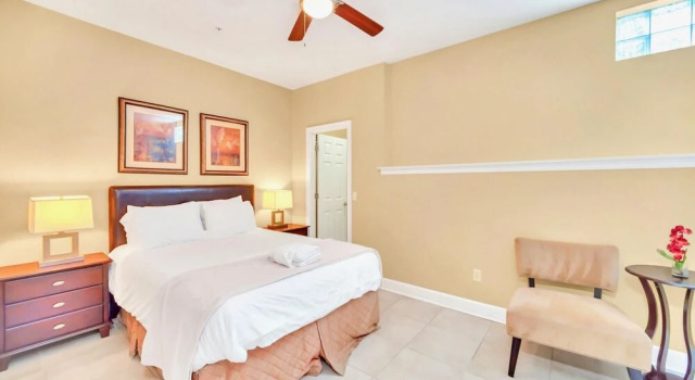 Near Disney - 4BR Townhome - Resort Pool Access