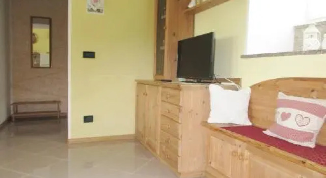 Casa Roberto - piano terra con giardino, Забронировать Отель Отели Левико-Терме с парковкой, Парковка