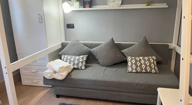 GARDEN HOUSE Madrid, Забронировать Отель Moratalaz Мадрид, рядом с Сайнс де Баранда