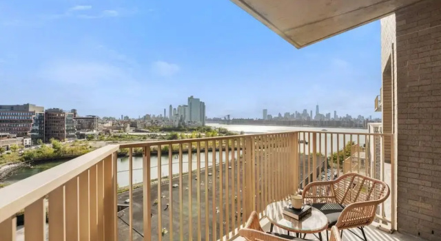 Номер Premium Chic Brooklyn Stay Steps to G Train