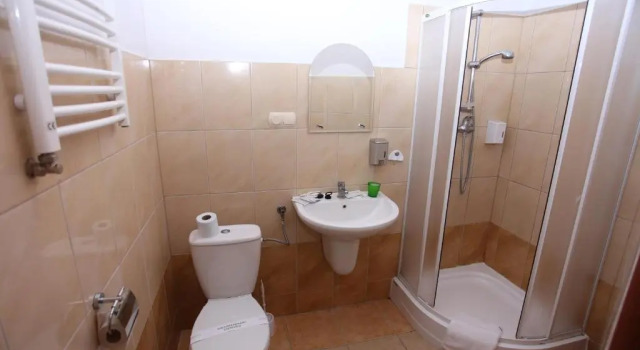 Кровать в общем номере (мужской номер) Hotel Kakadu
