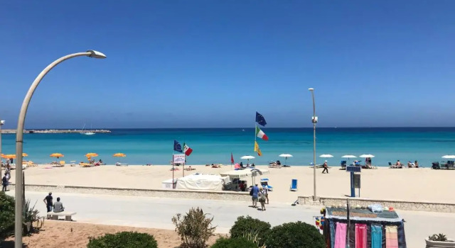 Коттедж с 3 комнатами Casa Blu sul mare e centralissima