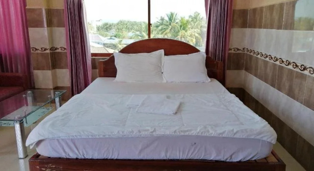 Thann Tay Guesthouse, Book Hotel Khemarak Phoumin Koh Kong Province