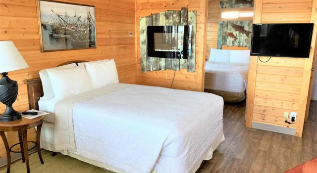 Коттедж c 1 комнатой Westport Marina Cottages