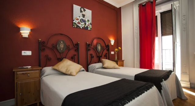 Двухместный номер Standard с видом на город Hostal Aresol