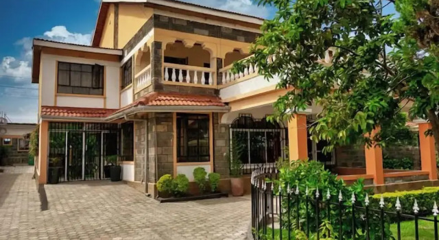 Leafy Park Villa