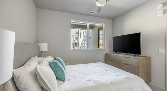 Апартаменты Landing Apartments - Emory at RED