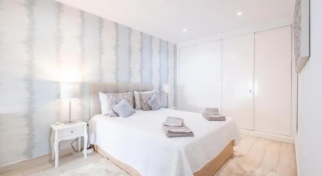 Luxurious Seaview Apartment with pool 5min Beach, Забронировать Апартаменты/квартира Албуфейра Барловенто, рядом с Municipal Museum of Archaeology