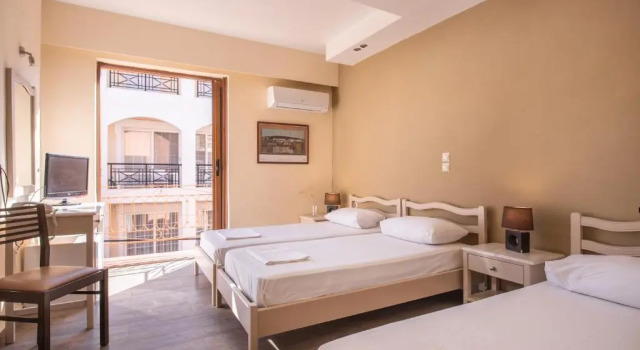 Трёхместный номер Standard Yria Hotel