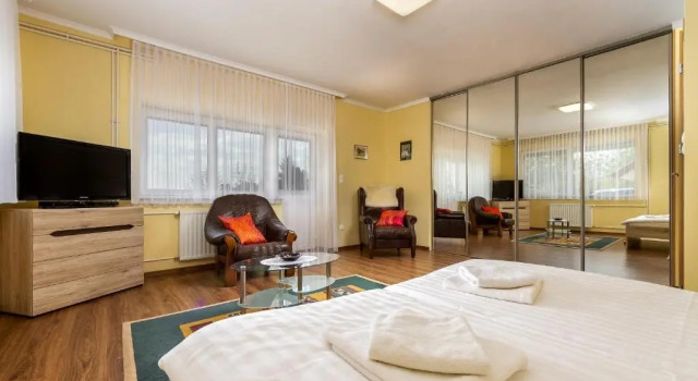 Ági apartman Cserszegtomaj, Book Lejlighed Hoteller i Western Transdanubia med parkering, Parkering